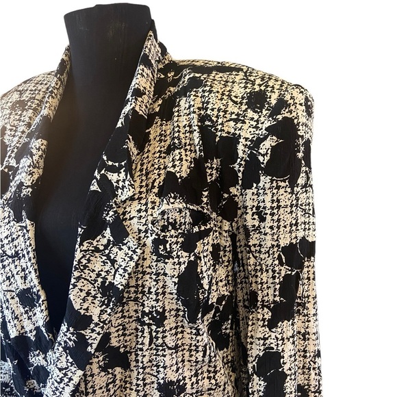 Vintage Designer Oleg Cassini Black & White 80’s Print Blazer - Picture 6 of 15